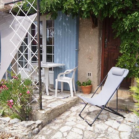 Logement atypique et cosy avec petit déjeuner, 2 nuits minimum Saint-Étienne-les-Orgues Extérieur photo