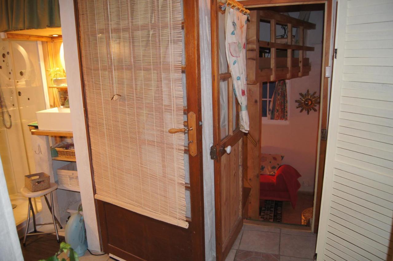 Logement atypique et cosy avec petit déjeuner, 2 nuits minimum Saint-Étienne-les-Orgues Extérieur photo